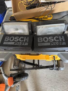 0000-88-5002 Bosch Pilot Fog Lights W Covers 1982-83 Mazda Rx-7 626 Glc And Truck