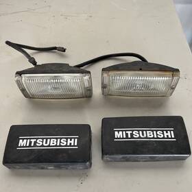 Bosch 1305620 Touring Halogen Clear Fog Lights Lamp With Mitsubishi Covers 1305620436437