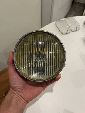 1805301028 Bosch Mercedes W123 240d 300d 300cd 280e Amber Yellow Fog Driving Light Lamp
