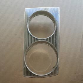Bosch 305542076 Mercedes 240 / 300 Light Bezel Front Left