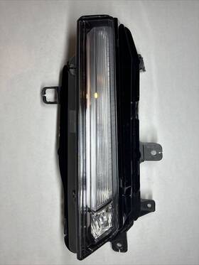 84761121 Cadillac 2020-2023 Ct5 Front Left Driver Led Daytime Running Light Fog Lamp Oem