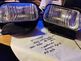Lht00250 Diy Solutions Chevy Silverado Avalanche 1500 Bumper Fog Lights 2003 - 2006 Left And Right