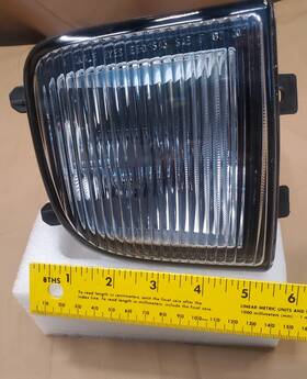 Ds503-b000r Eagle Eyes Ds503-000r Fog Light For 99-04 Pathfinder Right Passenger Side