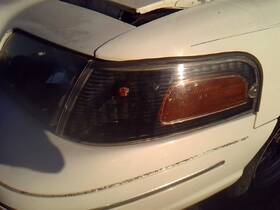116.fd1s99 Ford Crown Vic 1999 Corner/park Light 30289936
