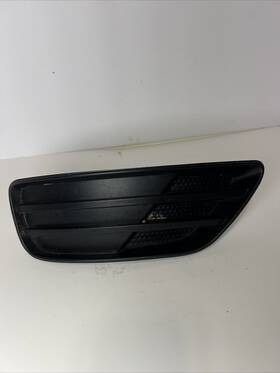 4ws4x-15k233 Ford 2005-2007 Focus Rh Right Passenger Fog Light Lamp Bumper Hole Cover Oem
