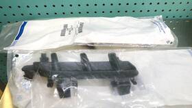 Bt4z-17e810-a Ford Bt4z-17e811-a Nos Factory Edge Fog Light Hole Cover
