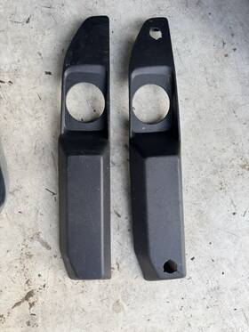 M2db-17e810-ec5yz9 Ford 2021-2025 Bronco Full Size Fog Lamp Trim Pieces Used