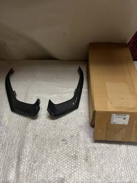 84522972 General Motors 2020-2021 Chevrolet Traverse Fog Lamp Trim Kit Black Ice Chrome Oem Gm