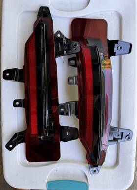 92406cu100 Genesis Rear Bumper Reflector Lamp Oem Gv60 2023-2025