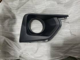 23234811 Gm Chevrolet Traverse Front Bumper Right Fog Light Lamp Bezel Cover Oem 2018-2021