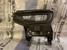 23243490 Gmc 2016 2017 2018 Sierra 1500 Fog Light Bracket Lh Oem
