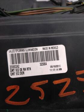 497164 Gmc Used Driving Light Fits 2010 Sierra 1500 Pickup Fog-driving Grade B