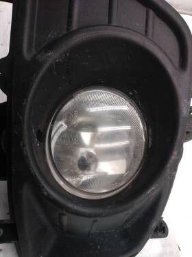 488604 Kia 2008 Rondo Right White Fog Light Assembly 128k Miles Used