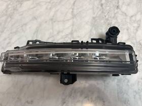 M8e215200ac Land Rover 2022-2023 Range Vogue L460 Front Right Passenger Foglight Oem
