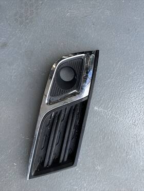22817941 Lucid Autoparts Front Passenger Side Fog Light Trim For Chevrolet Traverse 2013-2017