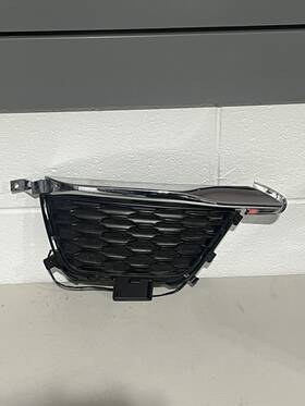 68472200ab Mopar 22-24 Grand Cherokee Fog Lamp Light Bezel Right Psgr Genuine