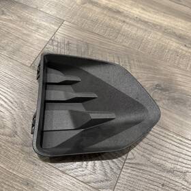 84770714 Oem Cv423503 Fog Light Hole Cover Fits 2023 2024 Colorado Zr2 Passenger Right Side 84770714 Oem Cv423503 Fog Light Hole Cover Fits 2023 2024 Colorado Zr2 Passenger Right Side