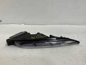 116-10372 Porsche 2019-2021 Macan Right Front Park Turn-signal Light Bumper Mounted Oem
