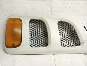 116.sthc04 Sterling 2004 A9500 Right Passenger Hood Vent With Light 10945911