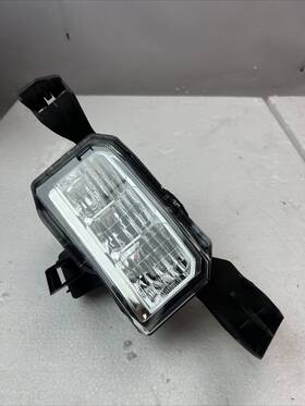 114-60411 Subaru 2019-2021 Impreza Right Passenger Fog Light Oem