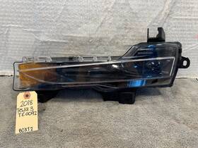 1077389-00-f Tesla 1077389 2017 - 2021 Model 3 Left Fascia Light Lamp Amber Drl Oem 1077389-00-f Tesla 1077389 2017 - 2021 Model 3 Left Fascia Light Lamp Amber Drl Oem