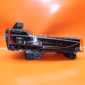 1077396-00-d Tesla Model 3 Fog Light Right 2017 2018 2019 2020 2021 2022 Pin