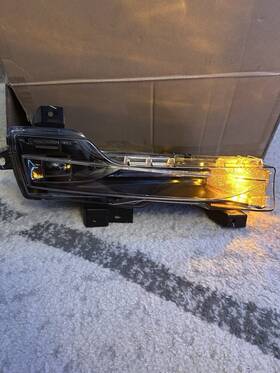 P1077390-00-f Tesla P107739000f 2017-2022 Model 3 Fog Light Rh Oem