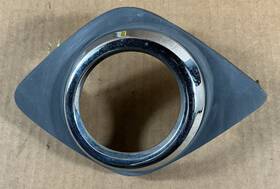 116-50130r Toyota 116-50130 2006-2012 Rav4 Right Passenger Side Fog Light Bezel Only Oem