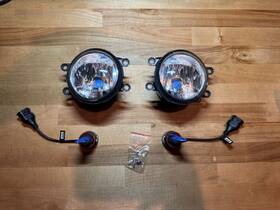 116-50788 Toyota 3rd Gen Tacoma Front Fog Light Round Shaped Oem