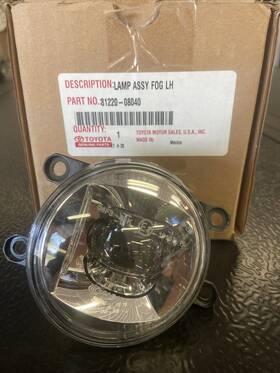 81220-08040 Toyota 2021 - 2023 Sienna Front Bumper Left Drivers Fog Light Oem