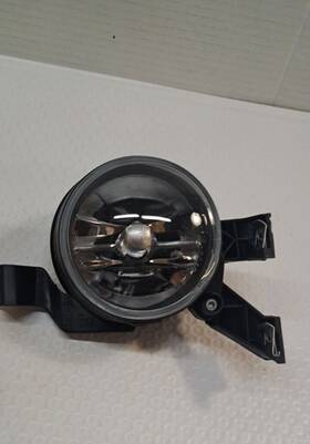 Vw2593102 Tyc Fits 1998-2000 Volkswagen Beetle Fog Light Passenger Side With Bulbs H/b Vw2593102 Tyc Fits 1998-2000 Volkswagen Beetle Fog Light Passenger Side With Bulbs H/b
