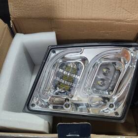 32595 United Pacific Fog Light Chrome High Power Led Passenger Sid Volvo Read