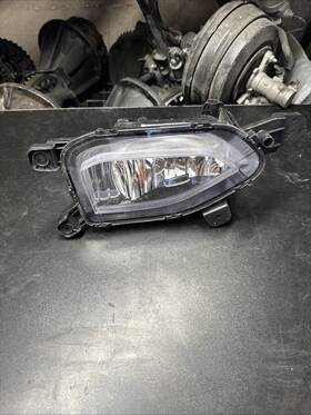 321-2045r-ac Uzooka Right Passenger Side Fog Light Fits 18-21 Hyundai Kona Capa Certified J5