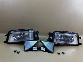 561941699c Volkswagen 2016-2019 Passat Front Left And Right Fog Light Lamp With Bezel Set Oem