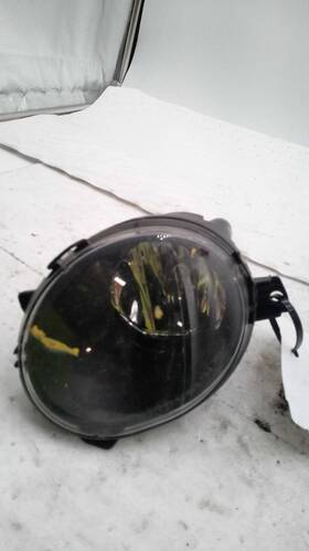 157089 Volvo 2011 70 Series Right Fog Light Assembly - White Used Oem Quality