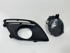 30763418 Volvo 2010 - 2013 Xc60 Front Right Fog Light With Cover Bezel Oem