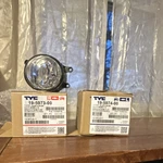 Genuine Toyota Avalon Sienna Tacoma Right Hand (rh) Fog Light 812100802000. Fixed Price $200.00.
