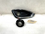 17-20 Chrysler Pacifica Front Right Fog Light Lamp W/trim Bezel Set, Oem LOT3677. Fixed Price $69.00.